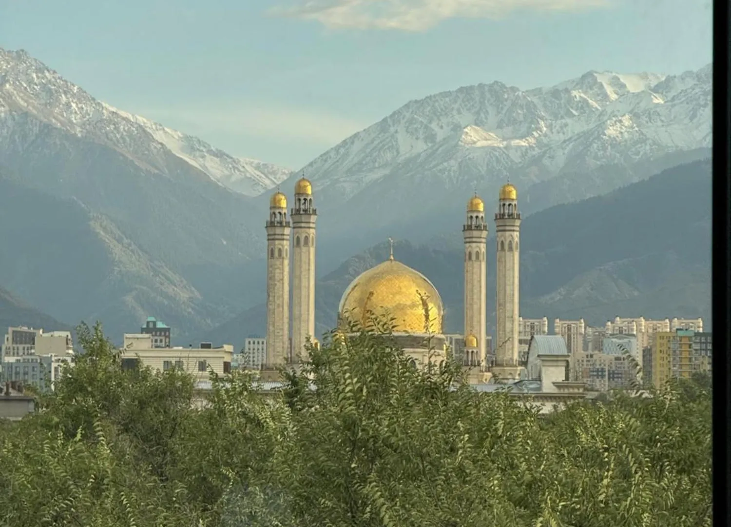 Квартира С Красивым Видом На Горы Almaty Apartment